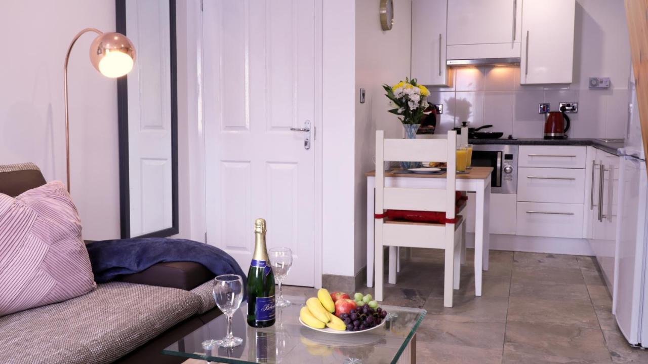 Epicsa - Family & Corporate Stay Mews Apartments With Free Parking CBG Esterno foto
